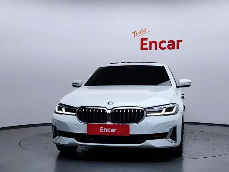 2022 BMW 5 серии с пробегом 66 232 км