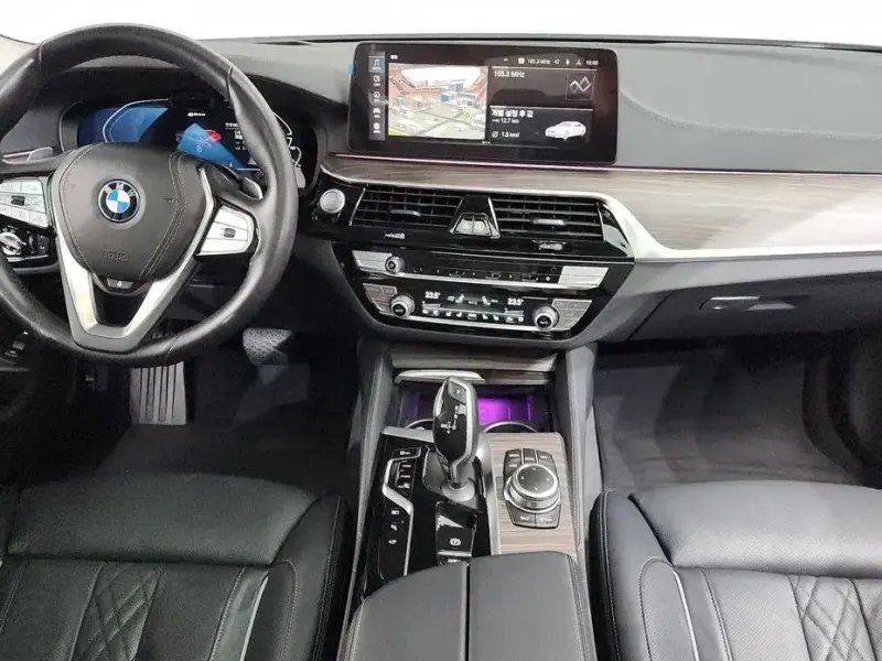 2022 BMW 5 серии с пробегом 66 232 км