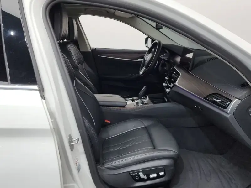 2022 BMW 5 серии с пробегом 66 232 км