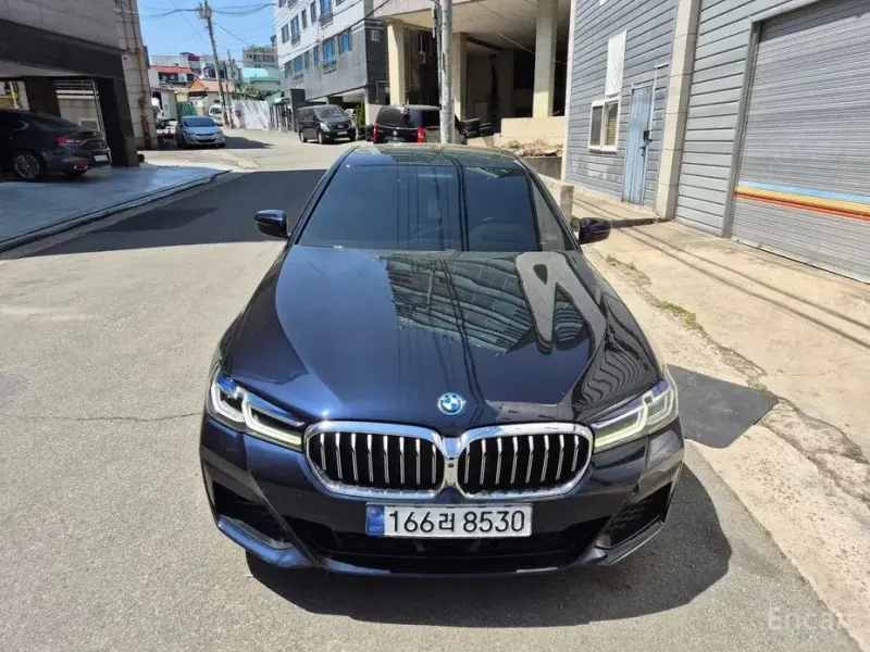2022 BMW 5 серии с пробегом 92 996 км