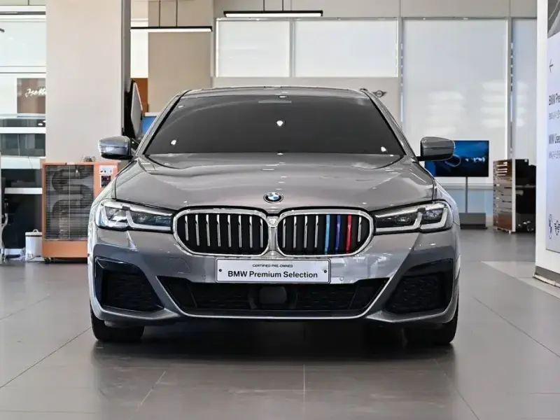 2022 BMW 5 серии с пробегом 117 788 км