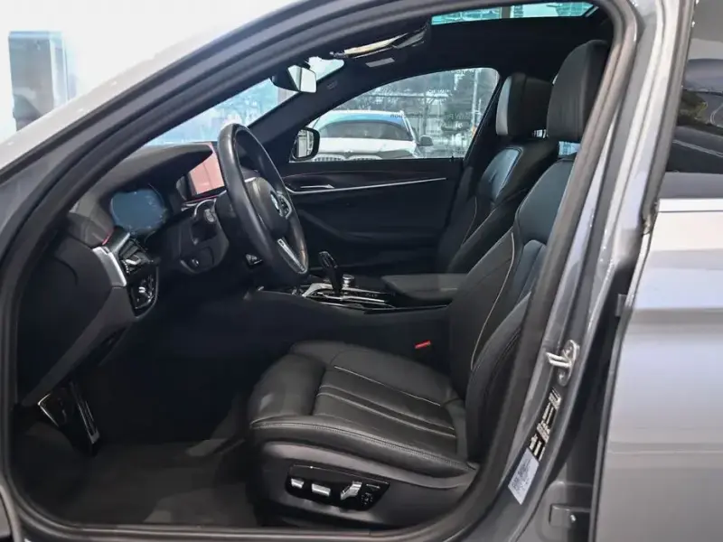 2022 BMW 5 серии с пробегом 117 788 км