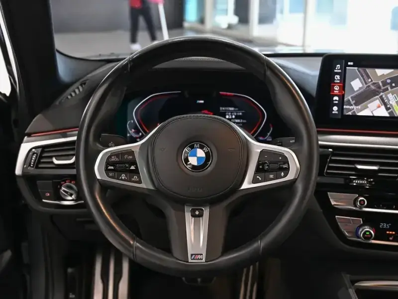 2022 BMW 5 серии с пробегом 117 788 км