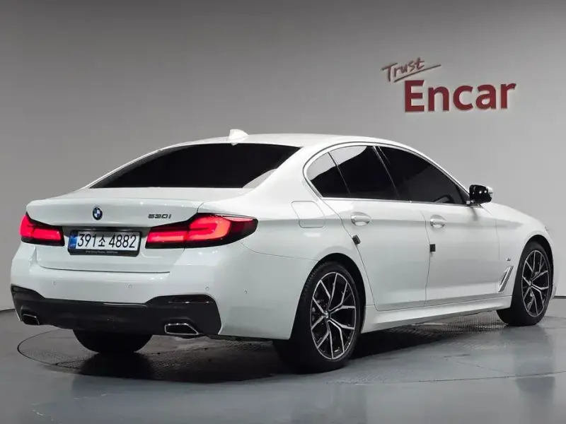 2022 BMW 5 серии с пробегом 58 275 км