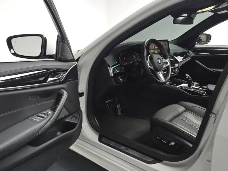 2022 BMW 5 серии с пробегом 58 275 км