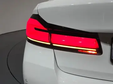 2022 BMW 5 серии с пробегом 58 275 км