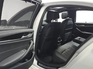 2022 BMW 5 серии с пробегом 58 275 км