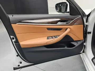 2022 BMW 5 серии с пробегом 47 388 км