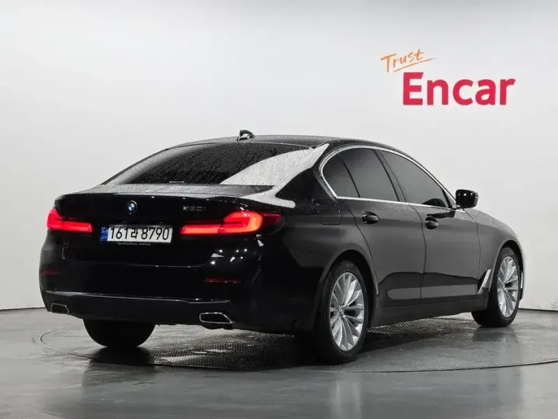 2022 BMW 5 серии с пробегом 26 981 км