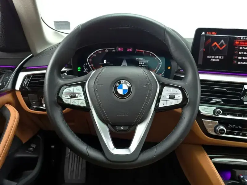 2022 BMW 5 серии с пробегом 26 981 км