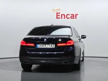 2022 BMW 5 серии с пробегом 50 329 км