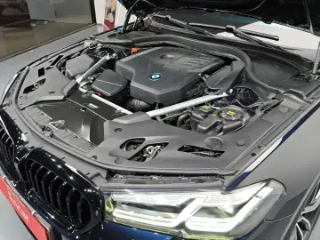 2022 BMW 5 серии с пробегом 50 329 км