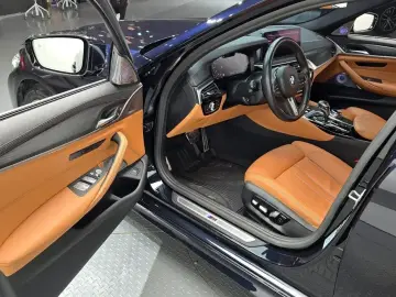 2022 BMW 5 серии с пробегом 50 329 км