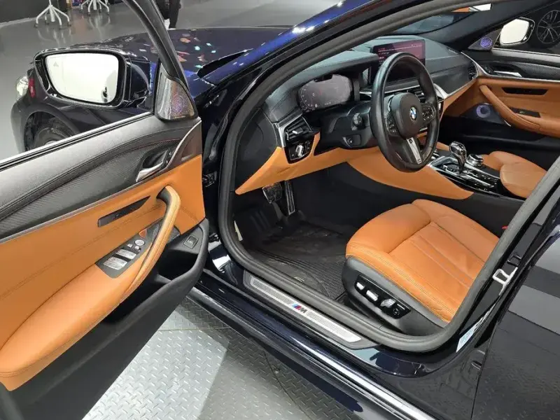 2022 BMW 5 серии с пробегом 50 329 км