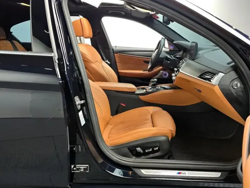 2022 BMW 5 серии с пробегом 50 329 км