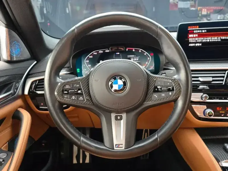 2022 BMW 5 серии с пробегом 50 329 км
