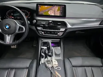 2022 BMW 5 серии с пробегом 50 786 км