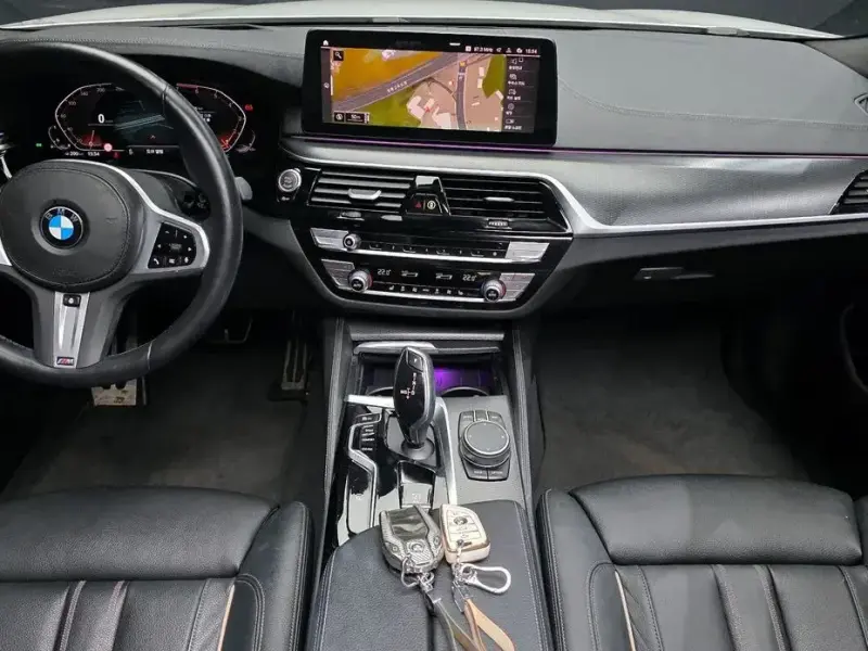 2022 BMW 5 серии с пробегом 50 786 км