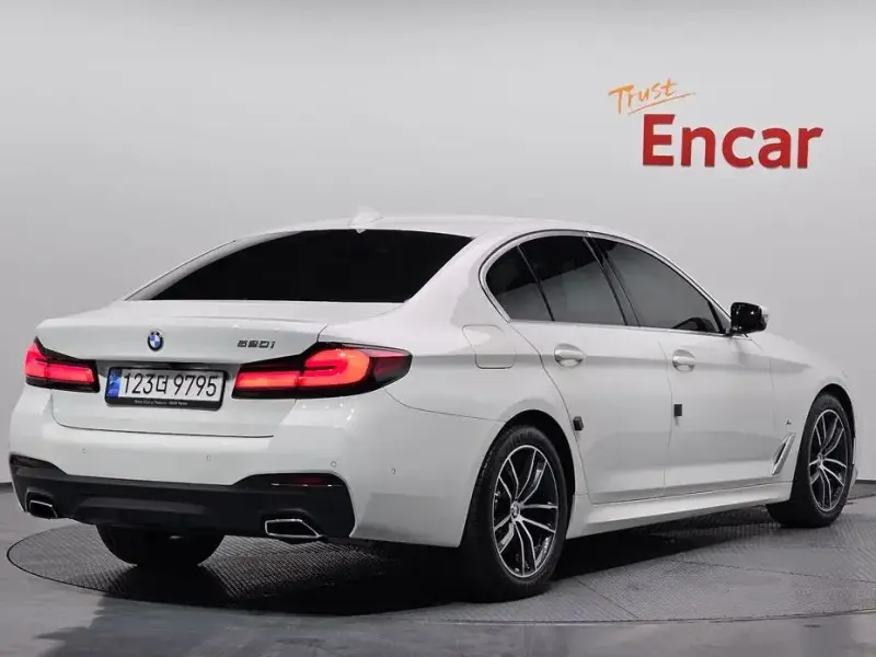 2022 BMW 5 серии с пробегом 37 294 км