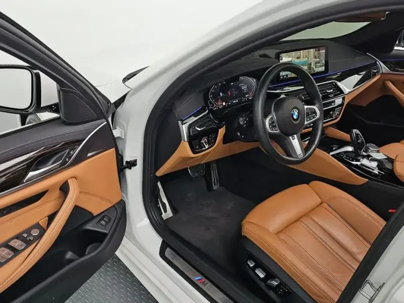 2022 BMW 5 серии с пробегом 37 294 км