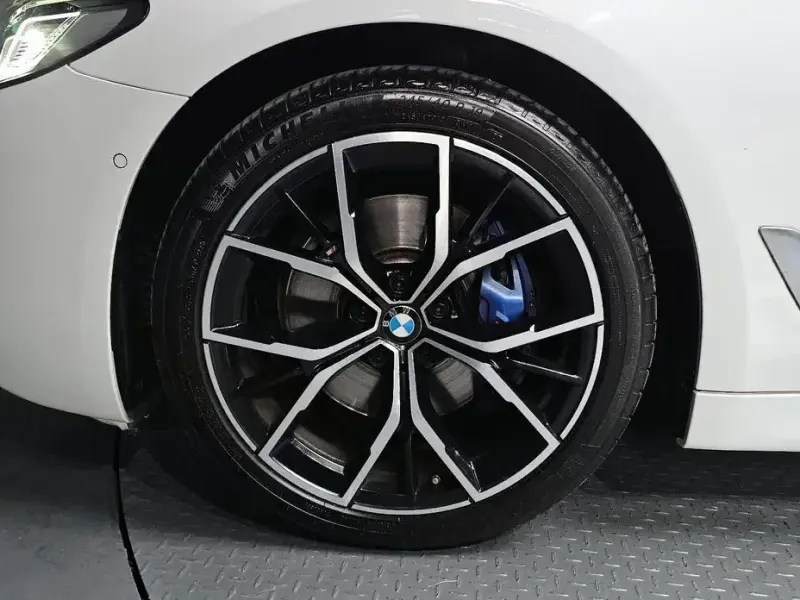 2022 BMW 5 серии с пробегом 95 924 км