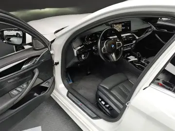 2022 BMW 5 серии с пробегом 95 924 км