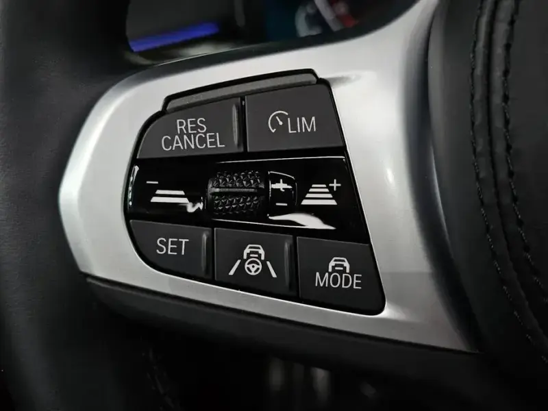 2022 BMW 5 серии с пробегом 37 294 км