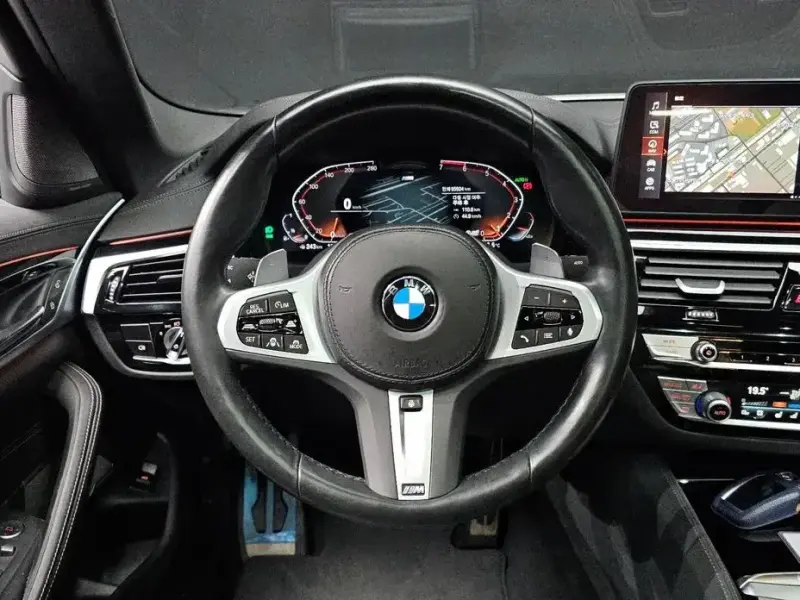 2022 BMW 5 серии с пробегом 95 924 км
