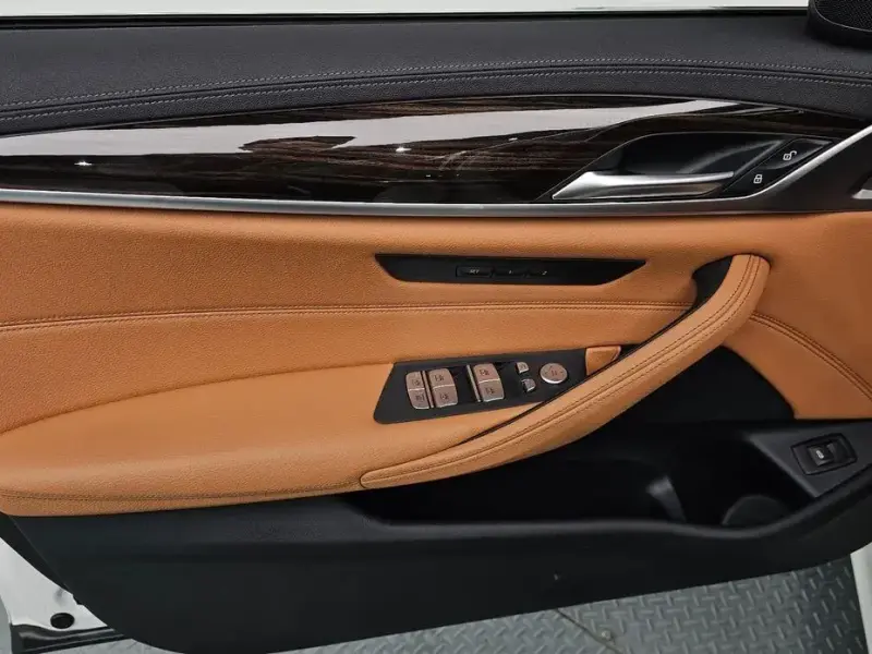 2022 BMW 5 серии с пробегом 37 294 км