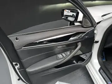 2022 BMW 5 серии с пробегом 95 924 км
