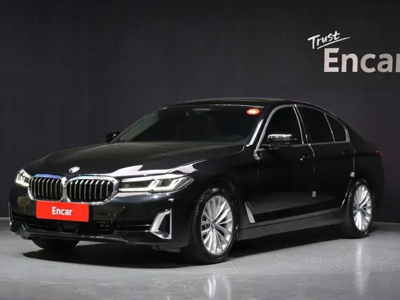2022 BMW 5 серии с пробегом 63 266 км