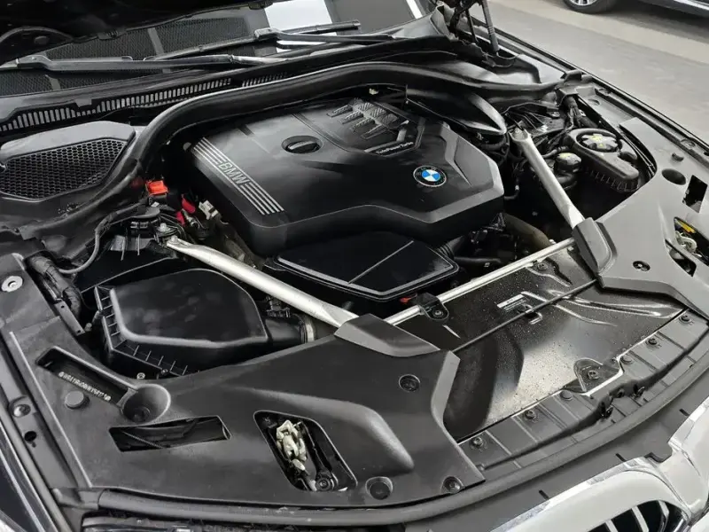 2022 BMW 5 серии с пробегом 63 266 км