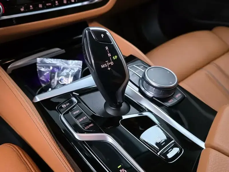 2022 BMW 5 серии с пробегом 63 266 км