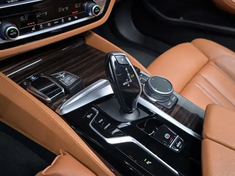 2022 BMW 5 серии с пробегом 57 279 км