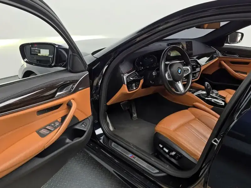 2022 BMW 5 серии с пробегом 57 279 км