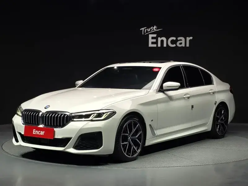 2022 BMW 5 серии с пробегом 27 096 км
