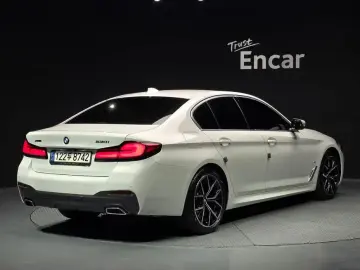 2022 BMW 5 серии с пробегом 27 096 км