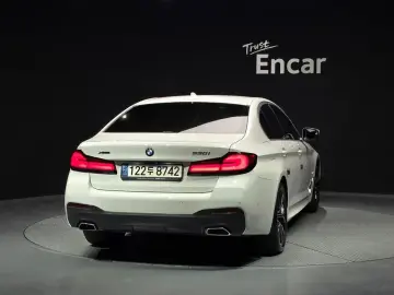 2022 BMW 5 серии с пробегом 27 096 км