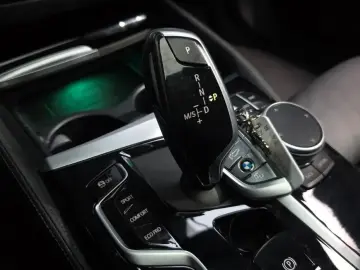 2022 BMW 5 серии с пробегом 27 096 км