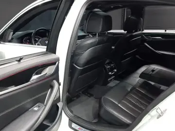 2022 BMW 5 серии с пробегом 27 096 км
