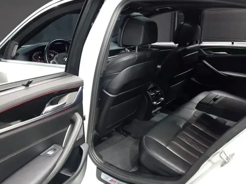 2022 BMW 5 серии с пробегом 27 096 км
