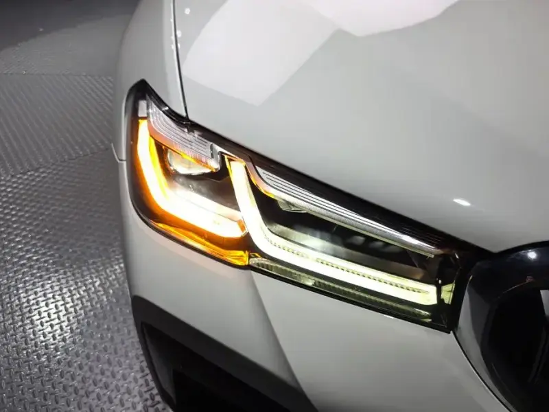 2022 BMW 5 серии с пробегом 27 096 км