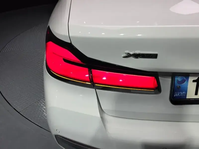 2022 BMW 5 серии с пробегом 27 096 км