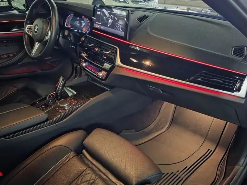 2022 BMW 5 серии с пробегом 18 800 км