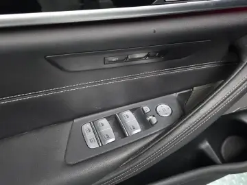 2022 BMW 5 серии с пробегом 27 096 км