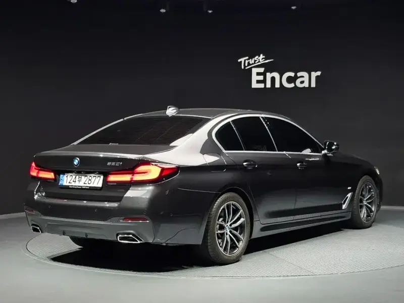 2022 BMW 5 серии с пробегом 54 679 км