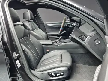 2022 BMW 5 серии с пробегом 54 679 км