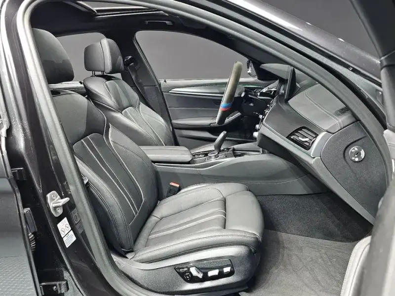 2022 BMW 5 серии с пробегом 54 679 км