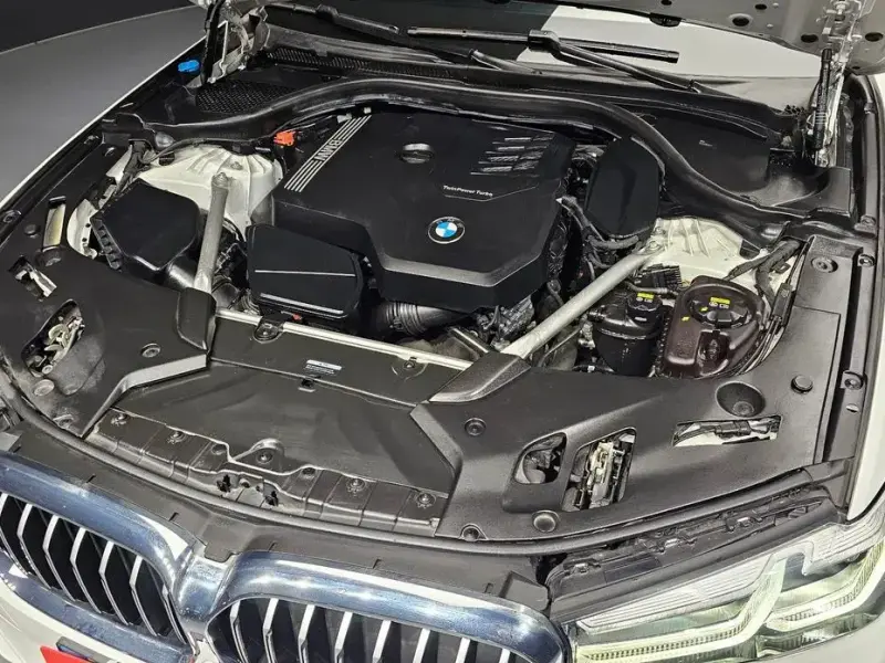 2022 BMW 5 серии с пробегом 53 146 км