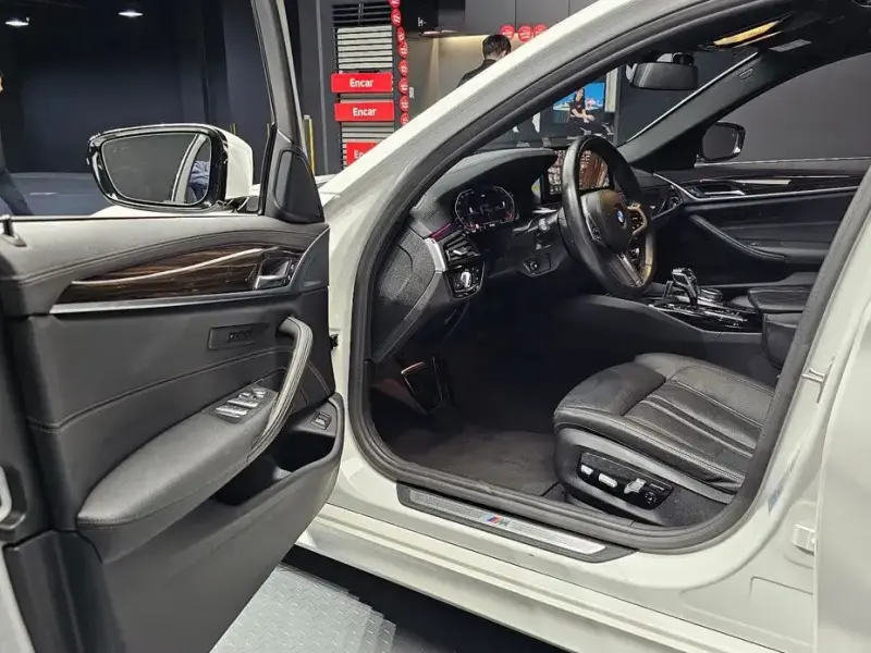2022 BMW 5 серии с пробегом 53 146 км